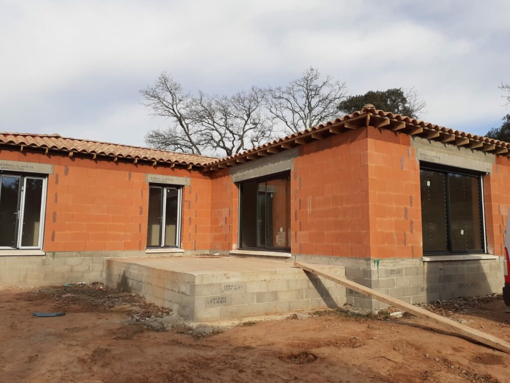 vue exterieure maison placo et baie vitree